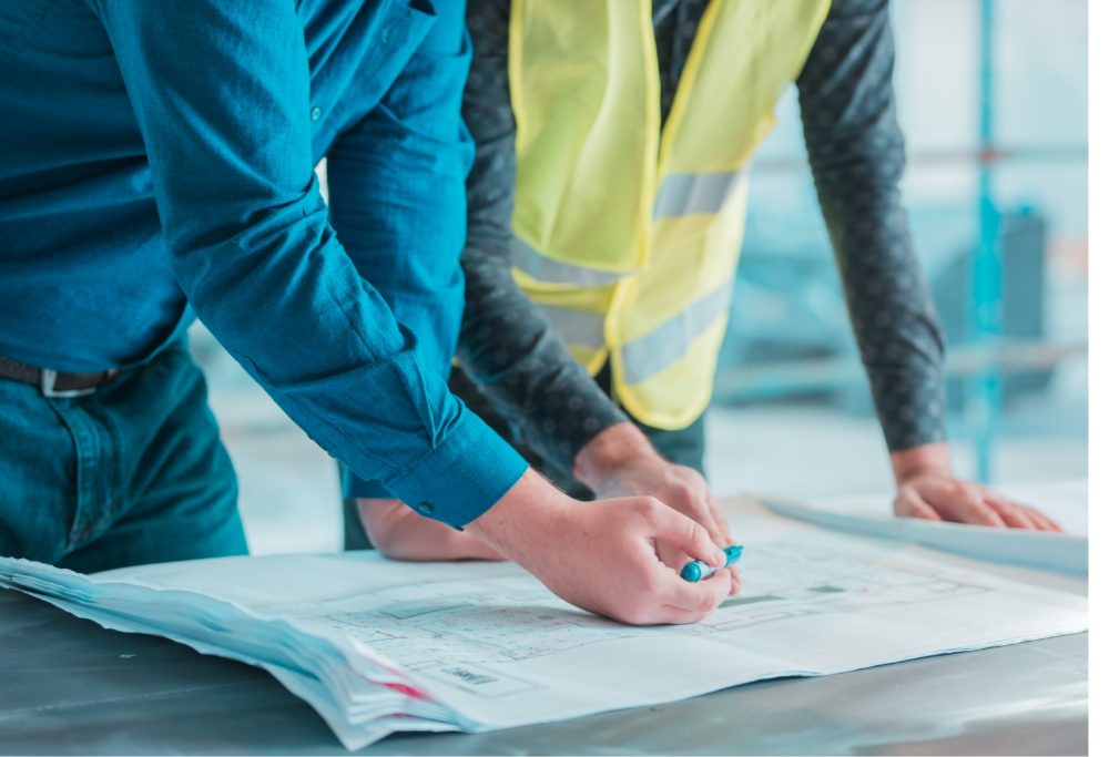 Un savoir-faire précis,  un accompagnement <mark>sur-mesure</mark>.